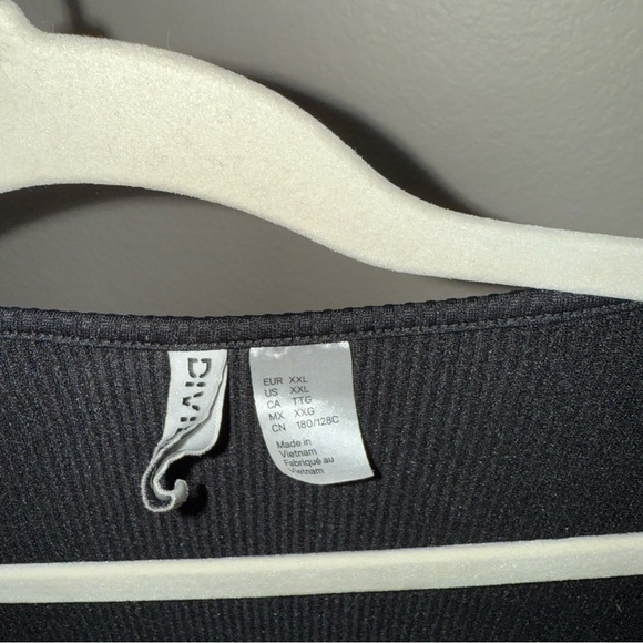 H&M Ribbed Black Cropped Long Sleeve Women's Top XXL - Picture 3 of 6